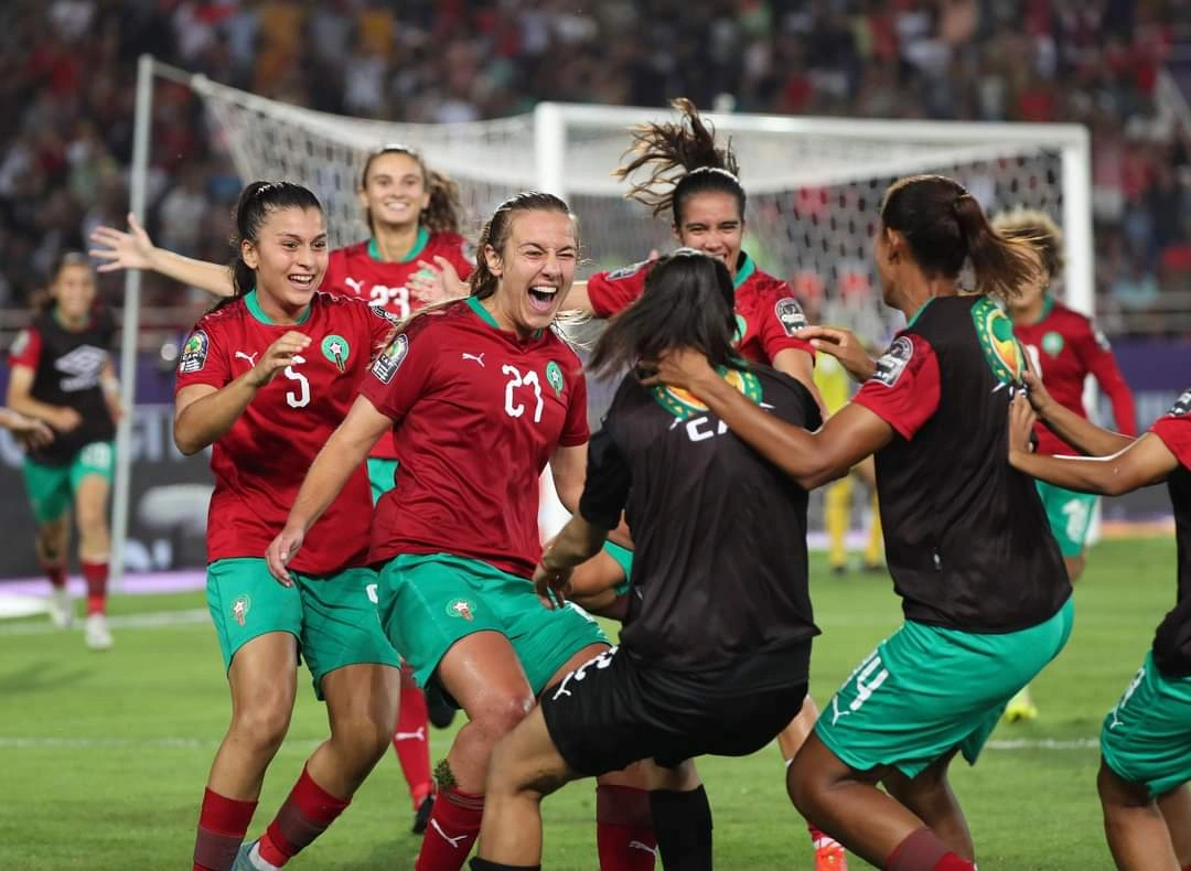 منتخب السيدات المغربي يقصي حامل اللقب ويتأهل إلى نهائي كأس الأمم الإفريقية
