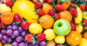 مع اقتراب فصل الصيف و دخول أجود أنواع الفواكه، ضعف القدرة الشرائية يمنعها على المستهلك